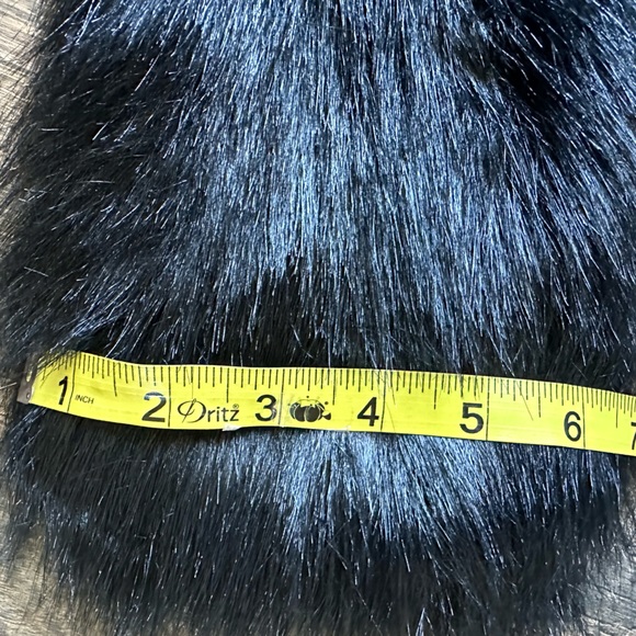 Faux Fur Scarf - Picture 3 of 9